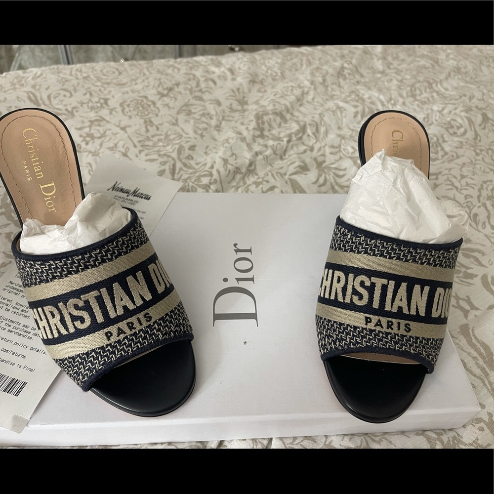Dior sandal 36.5 brand new never used